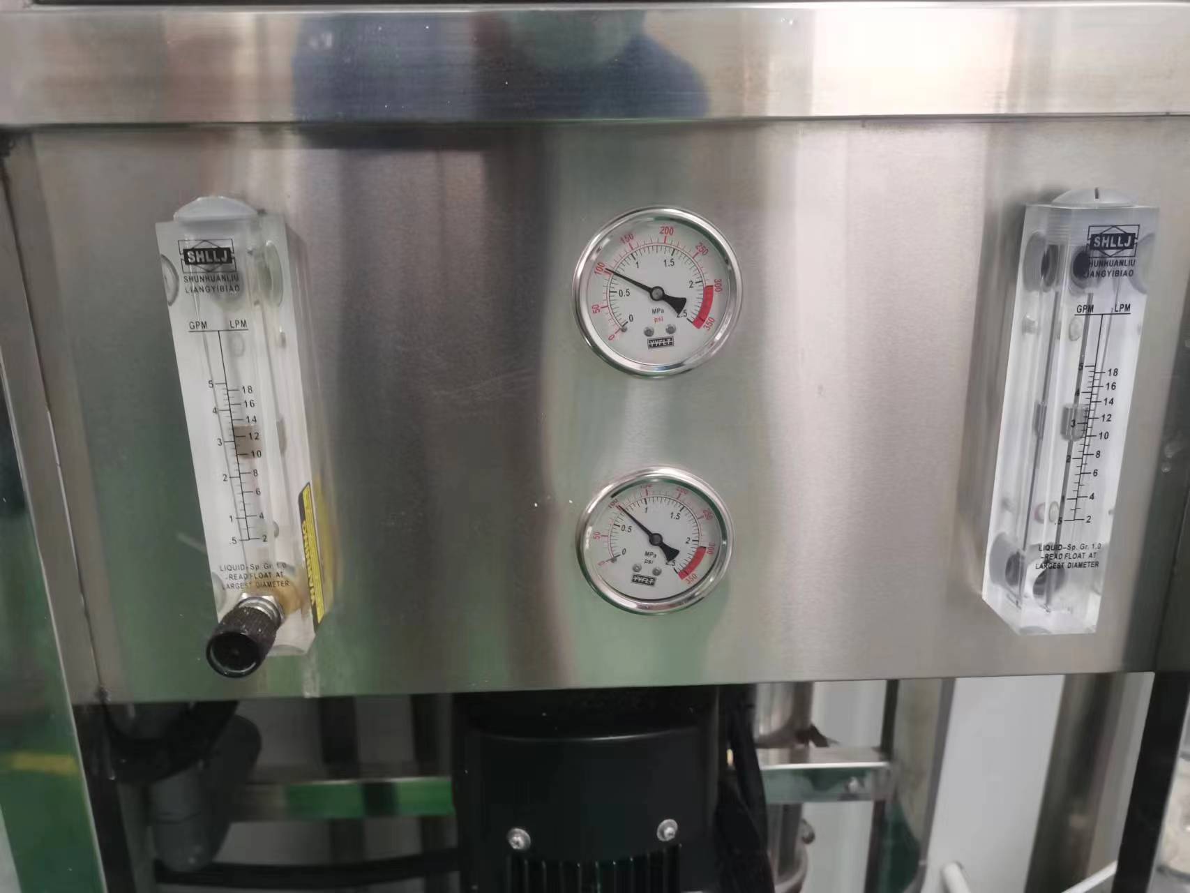 0.5噸純水設(shè)備 (1).jpg